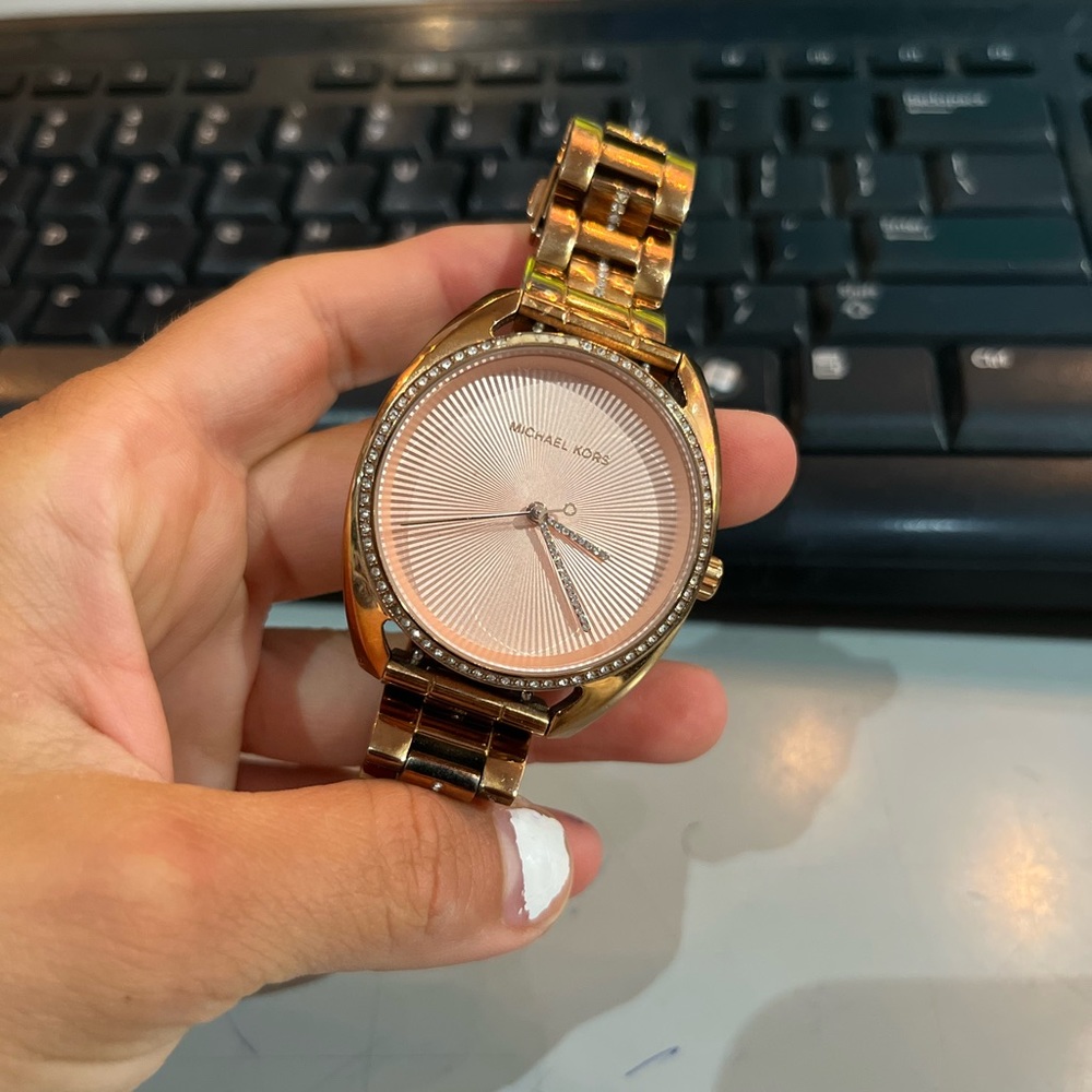 Micheal Kors rose gold watch✨😍
